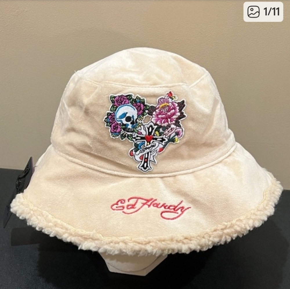 NWT...   Ed Hardy Women's Cream Faux Fur Beige Bucket Hat